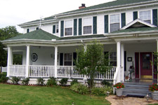 American Heritage House in Granbury, Texas taken Aug. 13, 2005. Click for larger image in new window